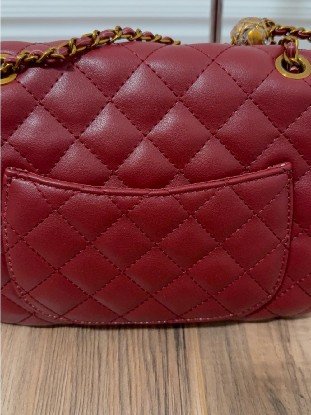 NWT Quilted Red Leather Shoulder Bag with Chain Strap adapts to Crossbody - Picture 6 of 6